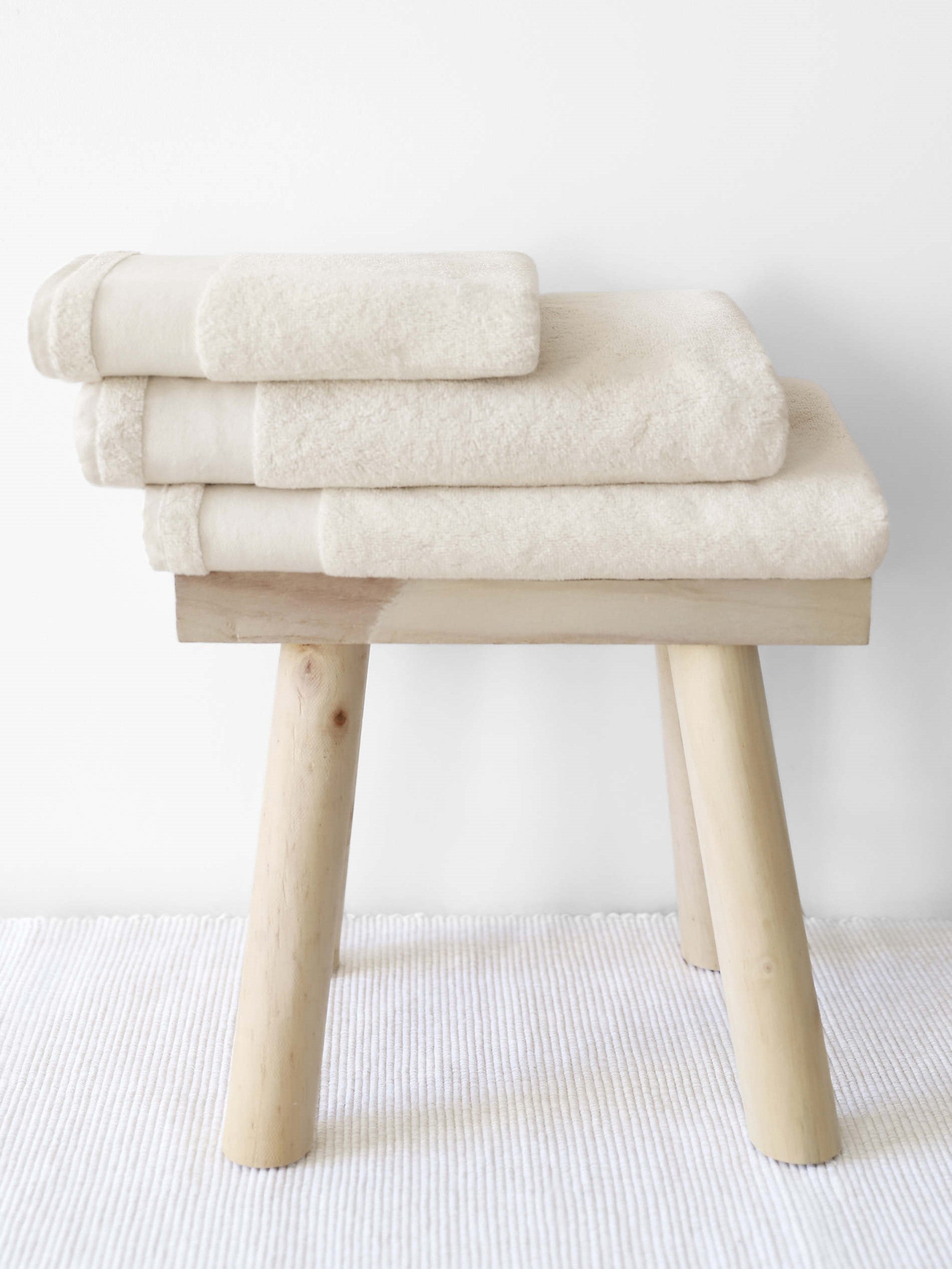 Asciugamano-in-morbida-spugna-ospite-set-professionale-colorato