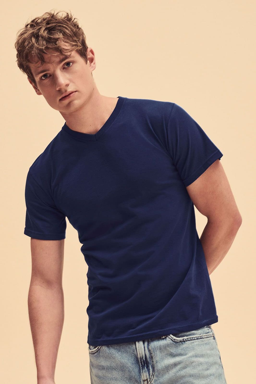 T-Shirt unisex Fruit of the Loom Valueweight scollo a V 165 gr. - Westrose SRL - Abbigliamento da Lavoro Personalizzato