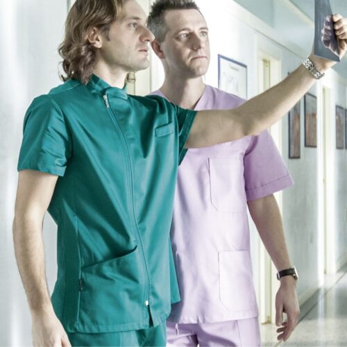 ruggero-verde-divise-dentista-uomo