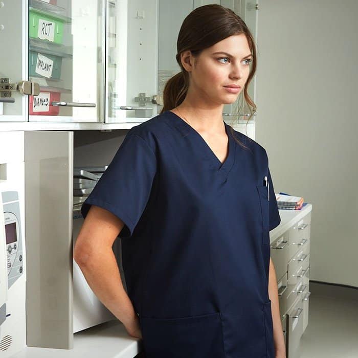 leonardo-blu-casacca-infermiera