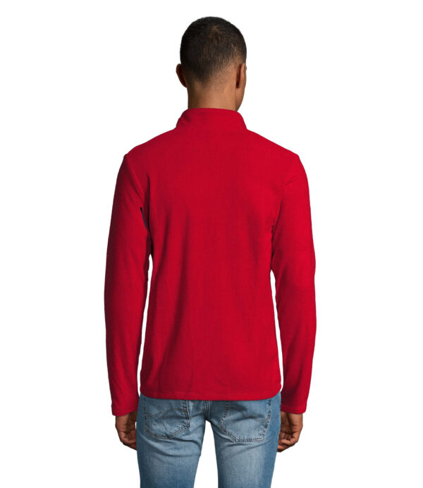 norman-rosso-caldo-pile-uomo
