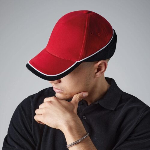 Competition cappello rosso con profilo a contrasto