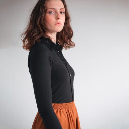 SD047-anna-camicia-maglina-superaderente-nera-min