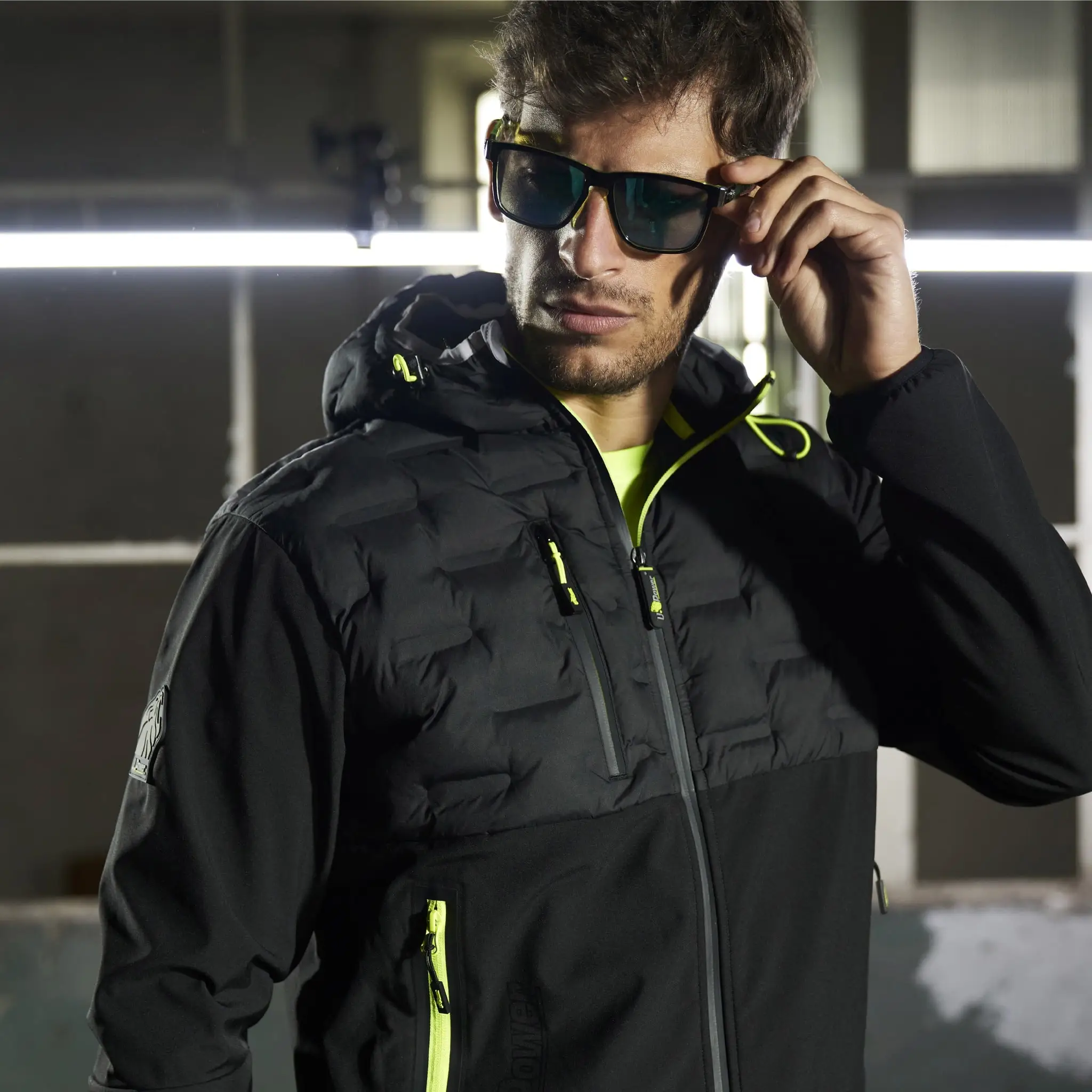 Giacca piumino da lavoro U-Power Spock in softshell nero giallo - Sconti  forniture